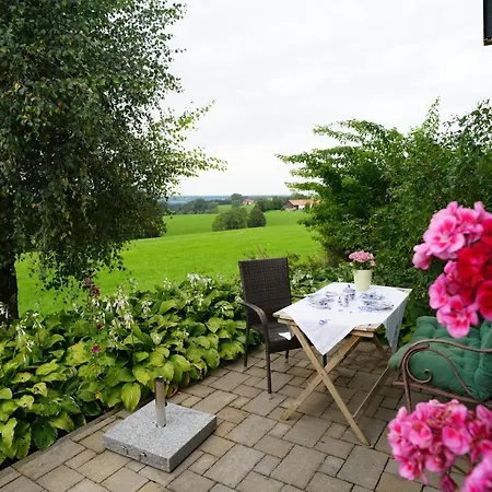 Biohof Und Imkerei Schlössle Allgäu Apartment *
